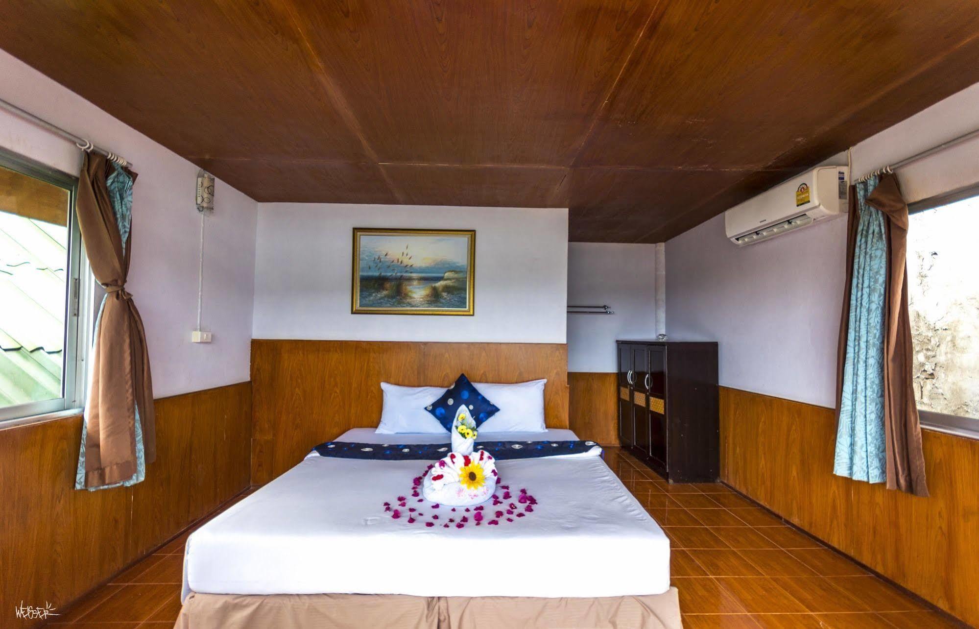 Phi Phi Good View Hotel Buitenkant foto